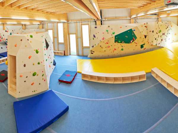 Enlarged view: Interior view climbing hall